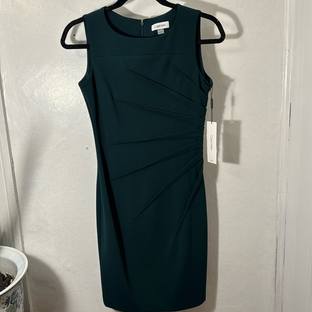Forest Green sleeveless sheath dress size 4 petite